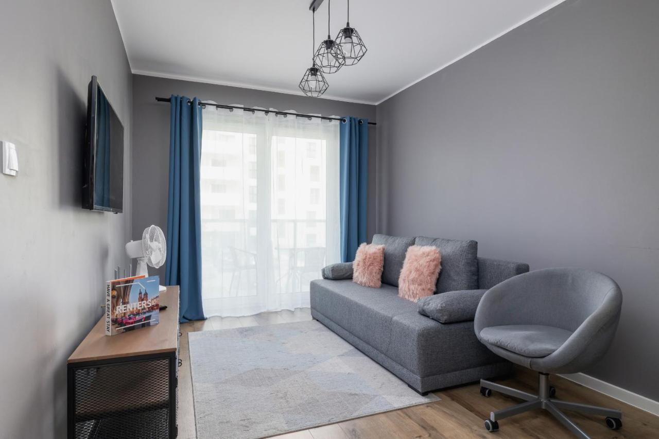 Comfy Apartment Pachonskiego With Parking In Krakow By Noclegi Renters المظهر الخارجي الصورة