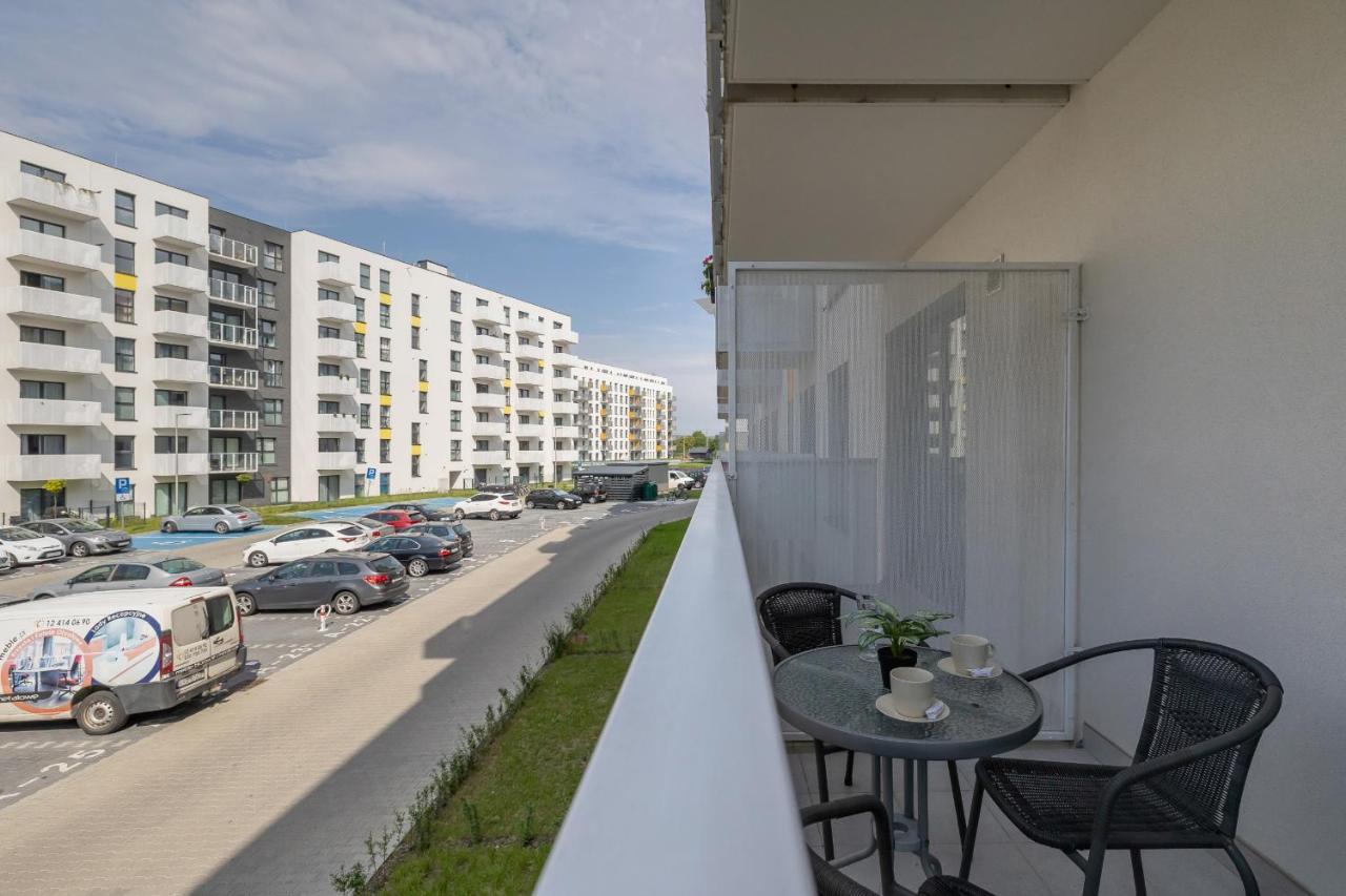 Comfy Apartment Pachonskiego With Parking In Krakow By Noclegi Renters المظهر الخارجي الصورة
