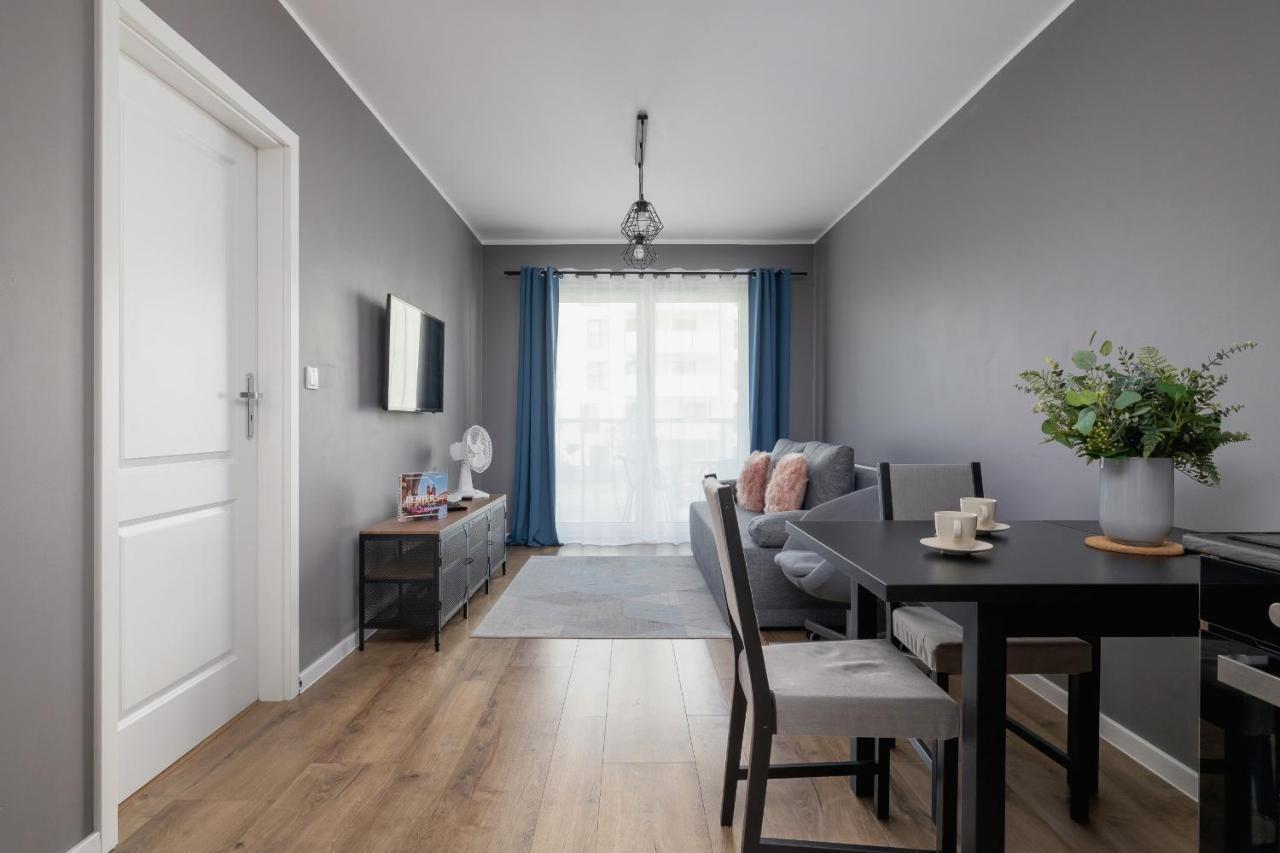 Comfy Apartment Pachonskiego With Parking In Krakow By Noclegi Renters المظهر الخارجي الصورة