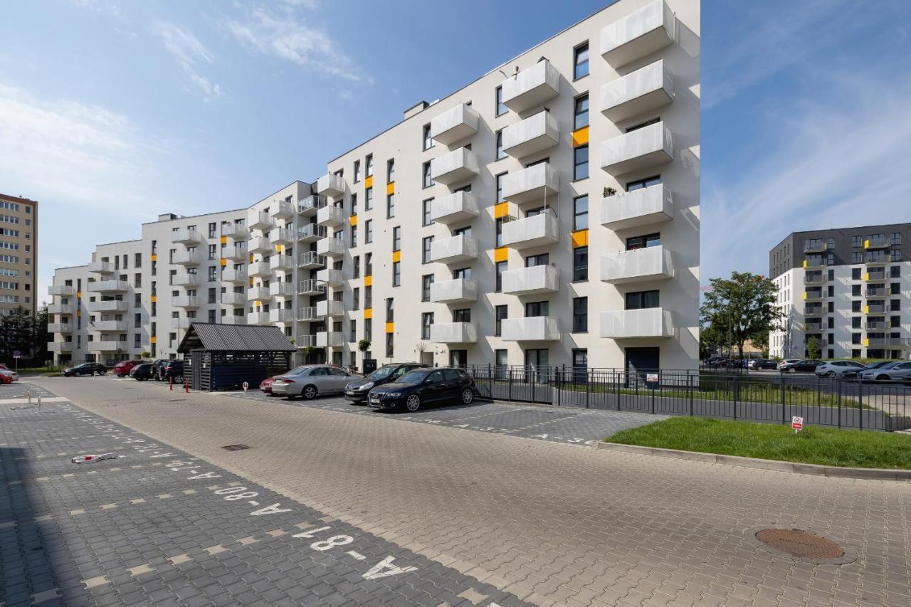 Comfy Apartment Pachonskiego With Parking In Krakow By Noclegi Renters المظهر الخارجي الصورة